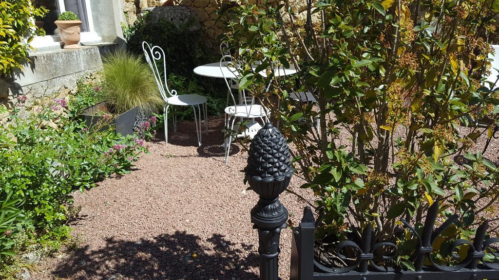 Le Clos Du Presbytere Puisseguin Eksteriør billede
