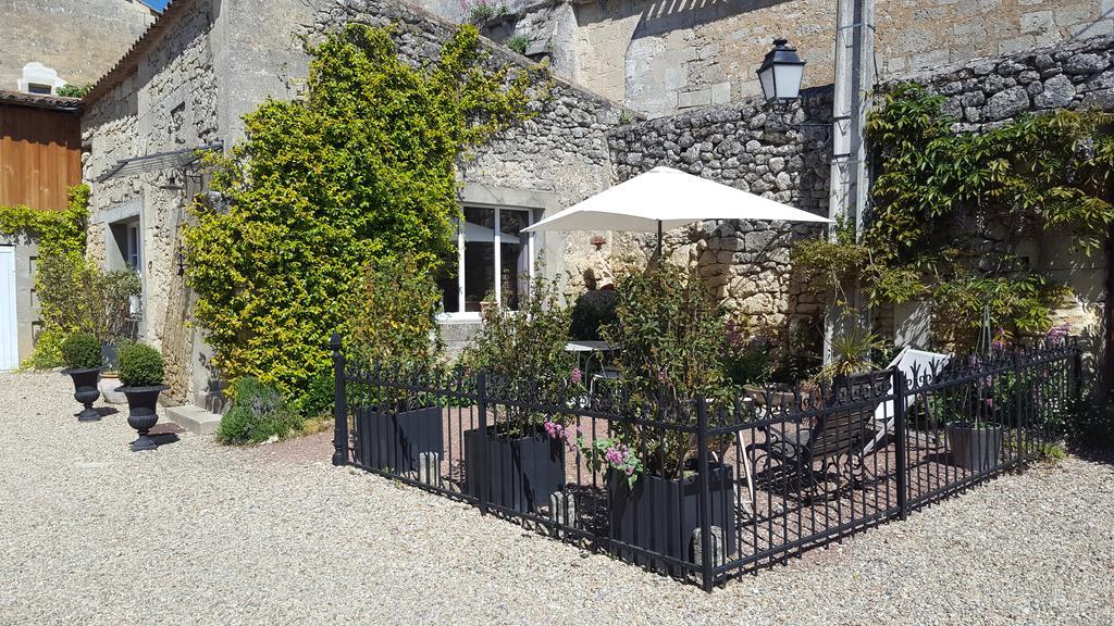 Le Clos Du Presbytere Puisseguin Eksteriør billede